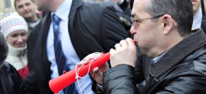 EMIL BOC - SINDICALISTI - CARTEL ALFA - PICHET - BUCURESTI Emil Boc si goarna