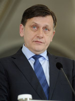 Presedintele interimar Crin Antonescu