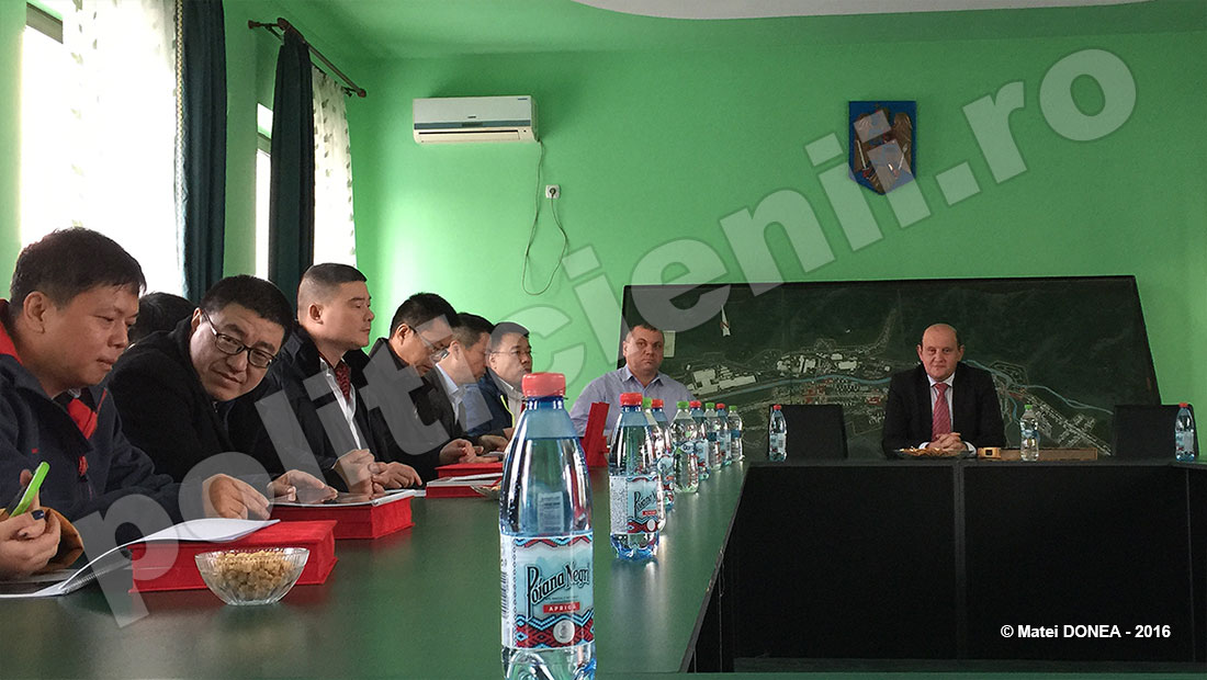 Delegatie de oameni de afaceri chinezi la Otelu Rosu