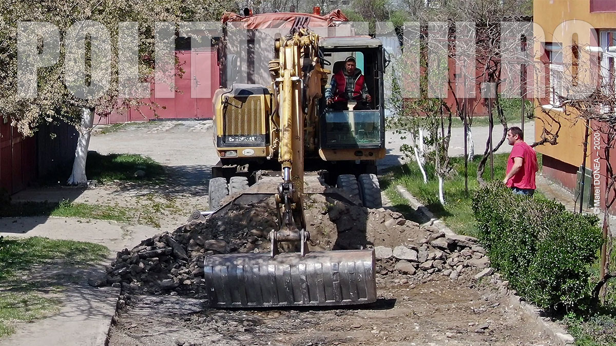 La Otelu Rosu a inceput sezonul asfaltarilor