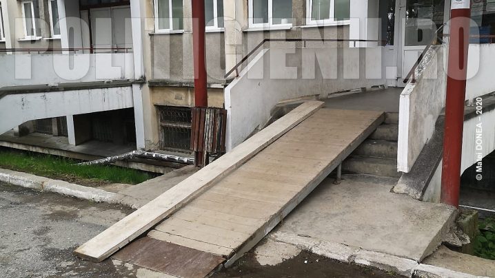 Rampa persoane cu dizabilitati Rampa persoane cu dizabilitati