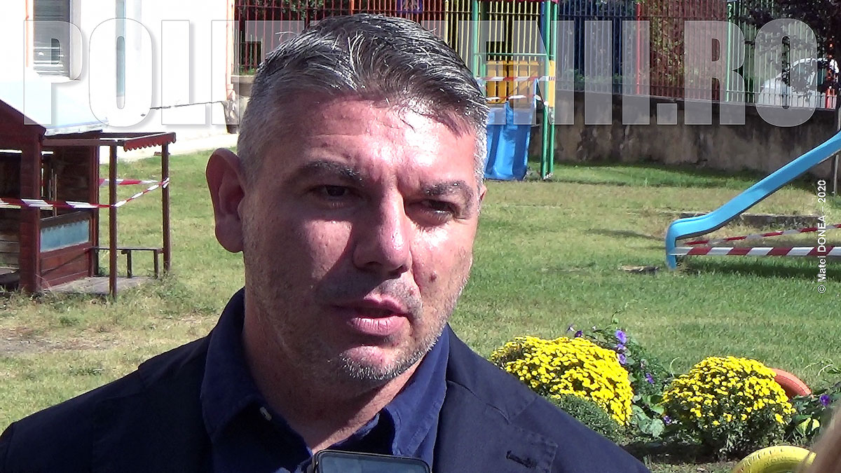 Valentin Armasu la sectia de vot