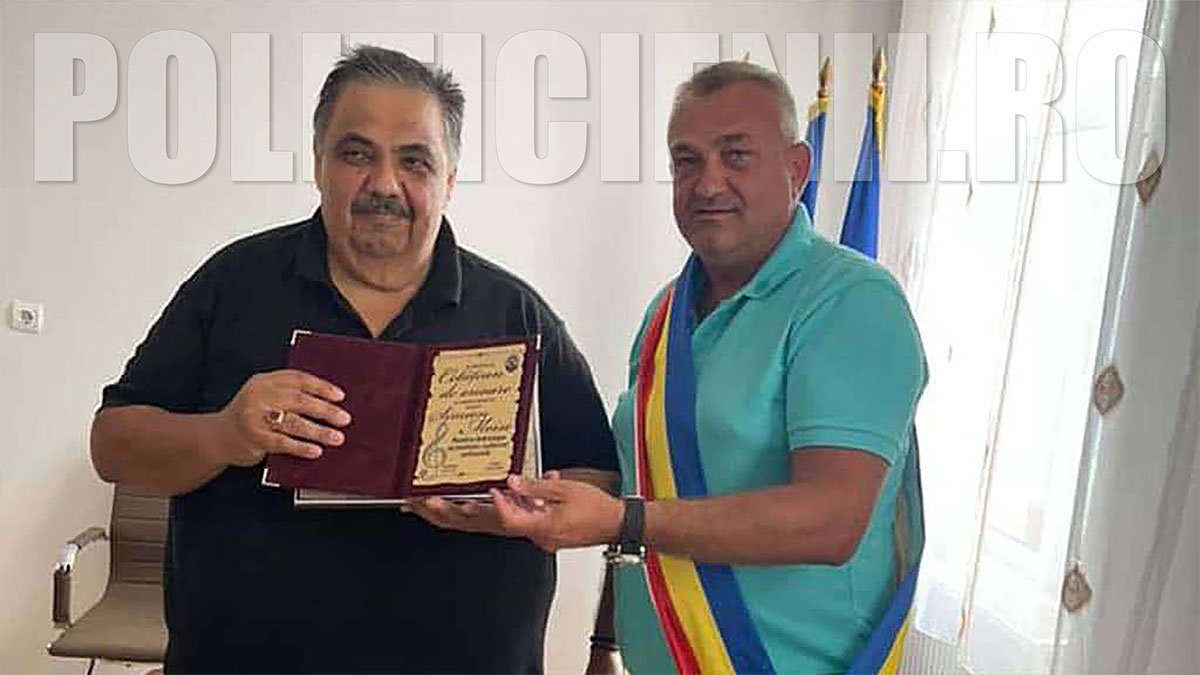 Primarul Remus Rof si solistul Simion Moise