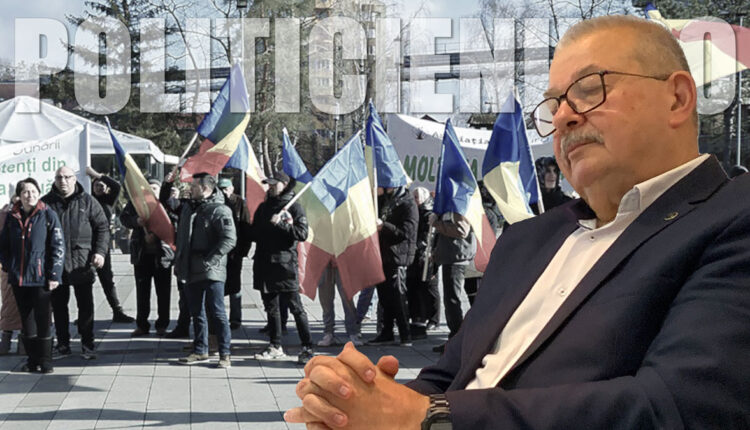 Primarul Ion Chisalita doarme in timp ce oamenii protesteaza