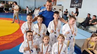Sportivii judoca din Otelu Rosu si Antrenorul Sorin Paun