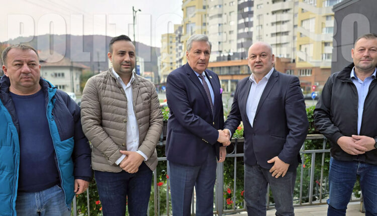 Marius Damian alaturi de Marcel Vela si echipa PNL