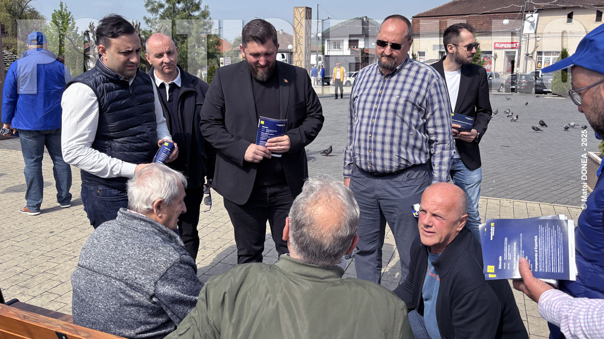 Ovidiu Bistrian, alaturi de oamenii din Otelu Rosu