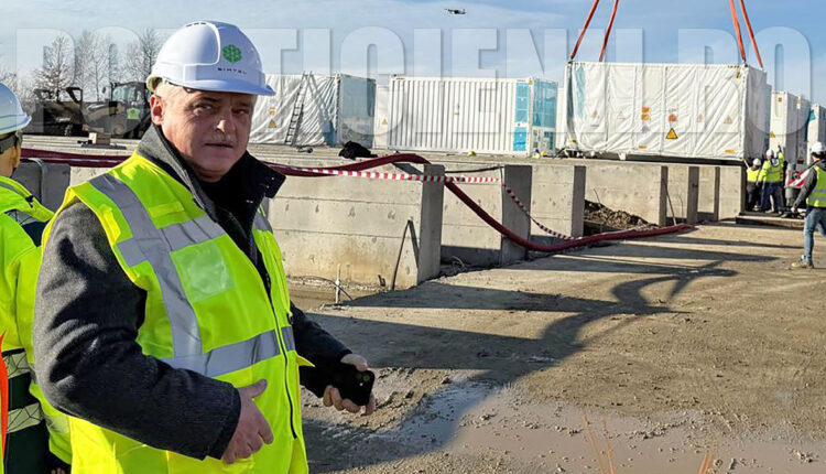 Primarul Pascota pe santierul Simtel de la Obreja